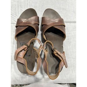 OTOT leather wedge brown metallic sandals